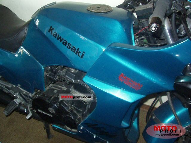 Kawasaki 900 R 1985 Specs and Photos
