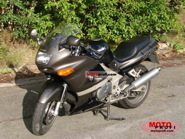 Kawasaki ZZR 600 2001 photo