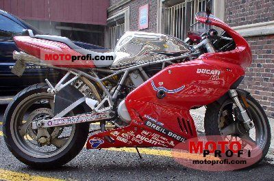 Ducati 750 Supersport 2001 photo