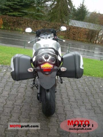 triumph sprint st 2005