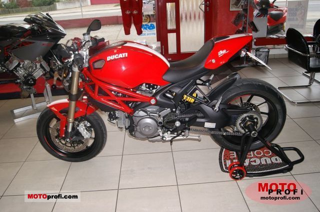 Ducati Monster 1100 Evo 2011