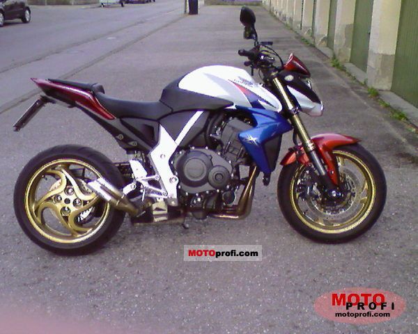 Honda CB1000R 2011 photo