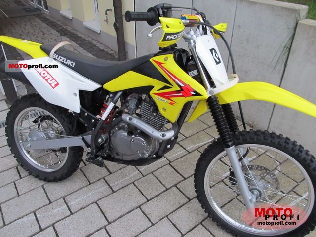 Suzuki DR-Z125 2011 photo