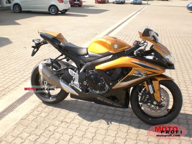 Suzuki GSX-R750 2011 photo